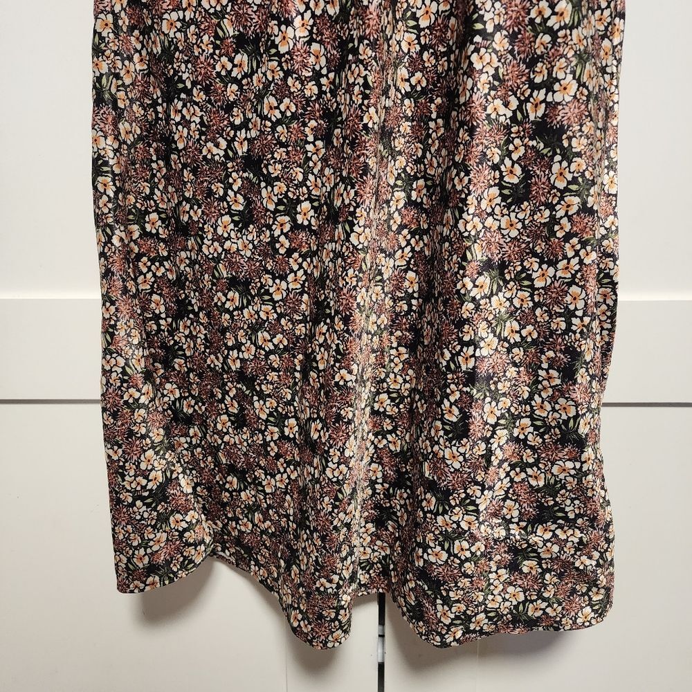 Floral satin mini dress perfect for Fall small - Picture 6 of 10